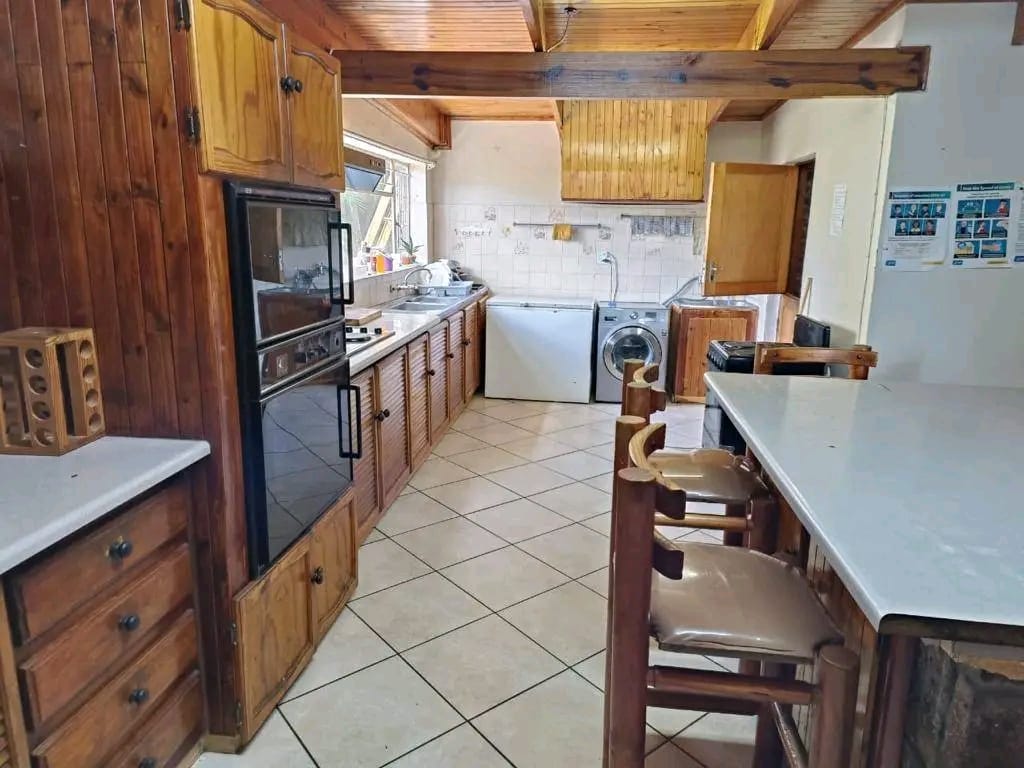 Fully Furnished Bachelor Unit - Stonehenge